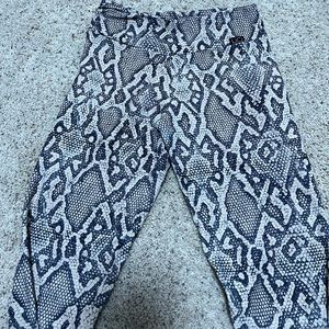 LiCi Fit python leggings